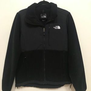 Traditional north face fleece jacket!